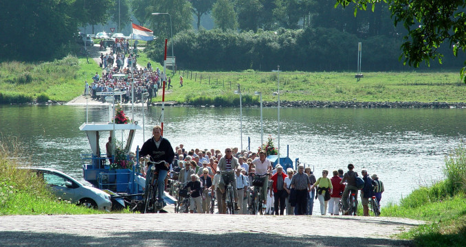 Veerpont bij Lottum aan de Maas